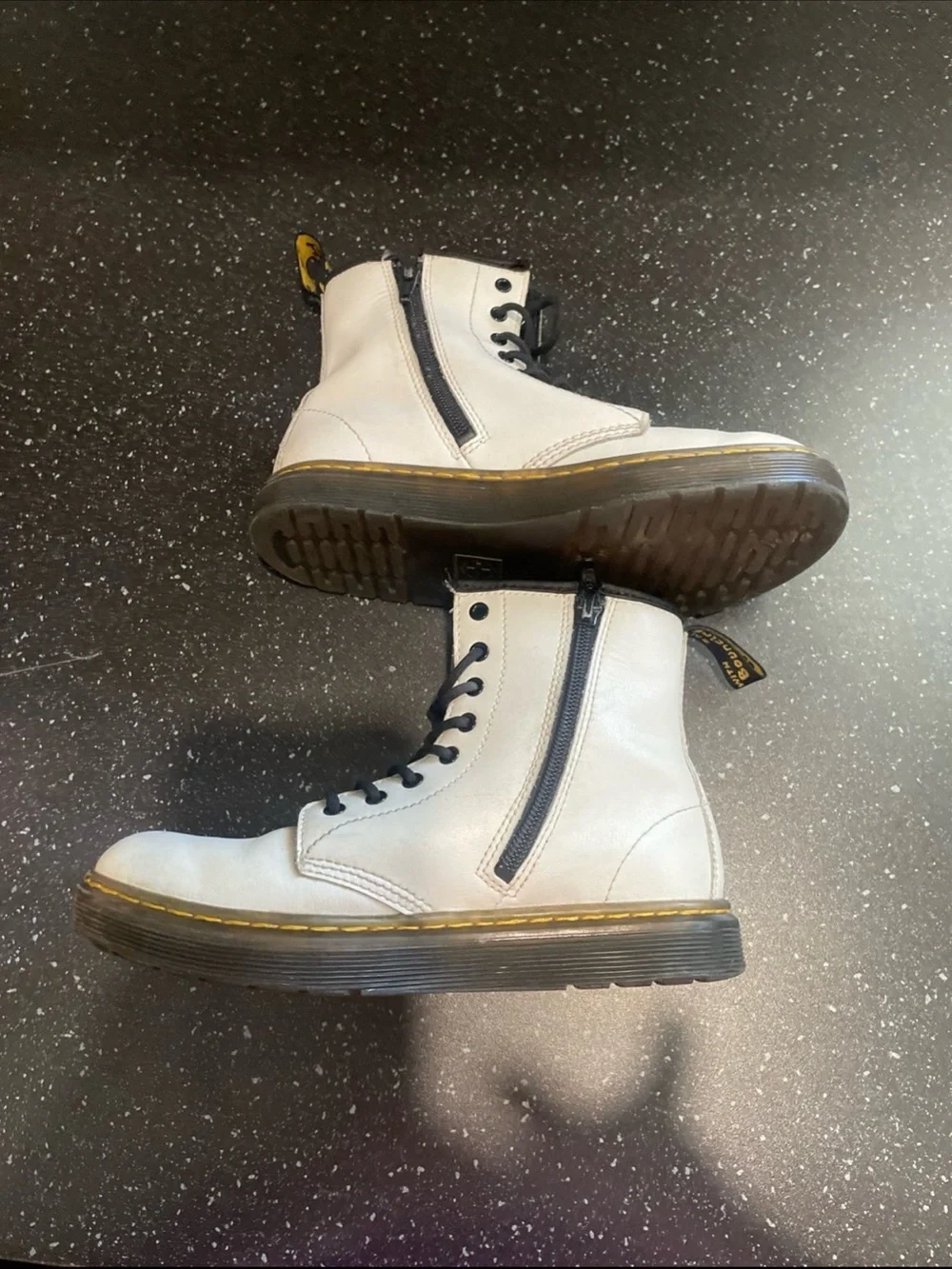 Dr. Martens 1460 white leather lace up boots big kid size 3